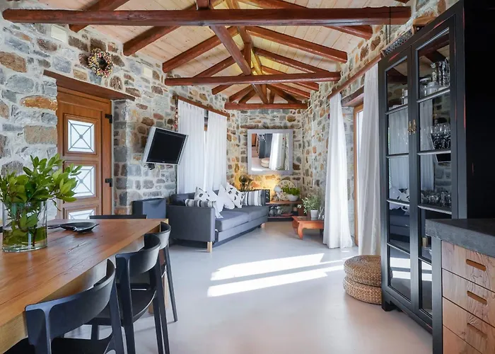 Aria Stone Скала-Потамиас